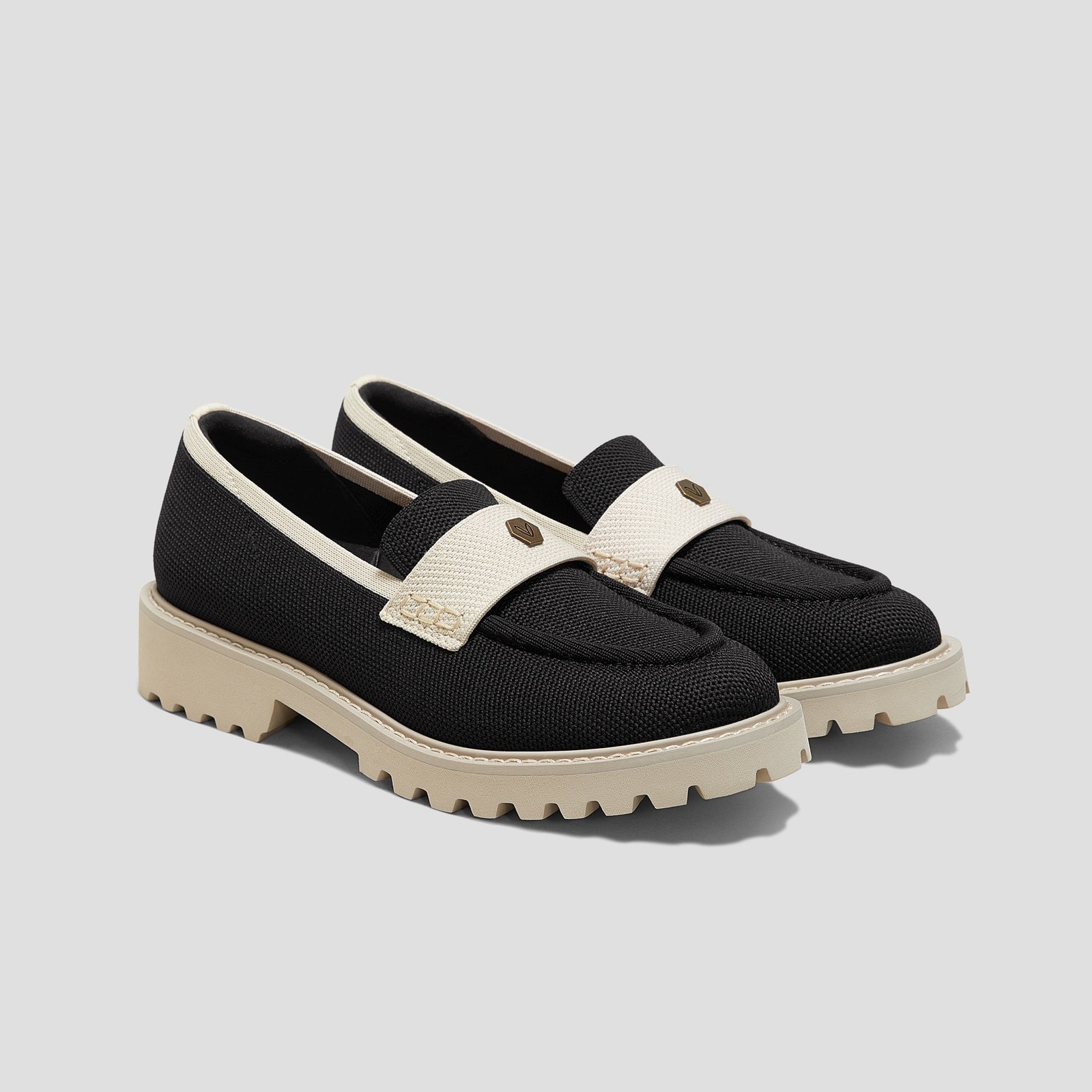 Vivaia Francesca Round-Toe Loafers Black Ivory Knit Platform Lug Sole Shoes 9.5